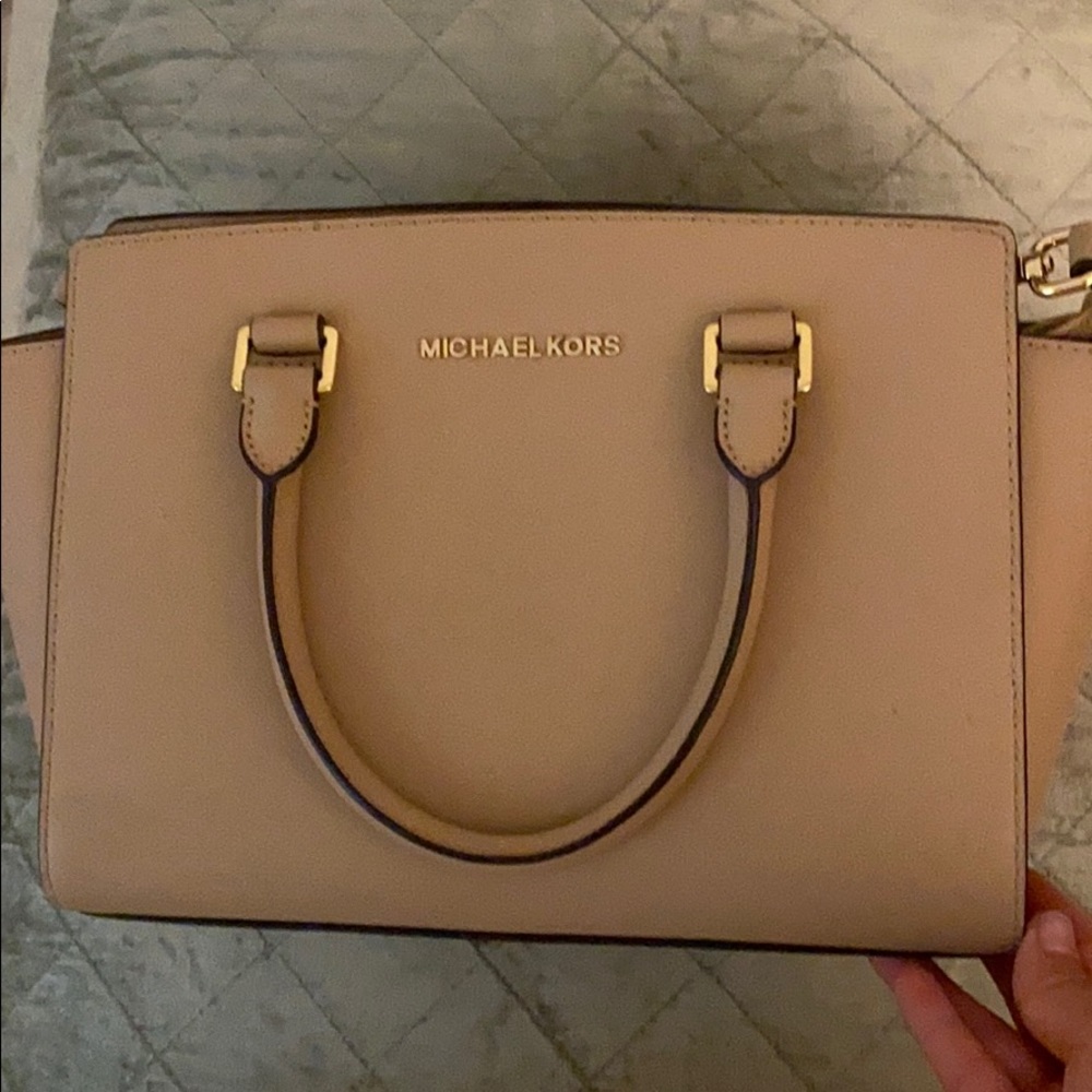 Micheal Kors purse